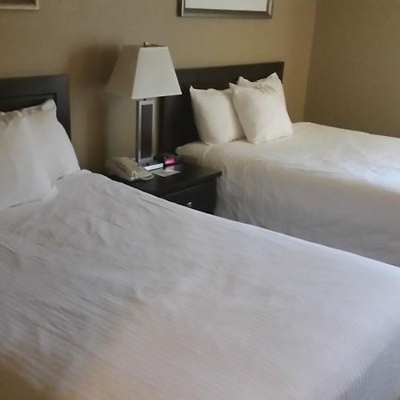 Stonebridge Hotel Fort Mcmurray Δωμάτιο φωτογραφία