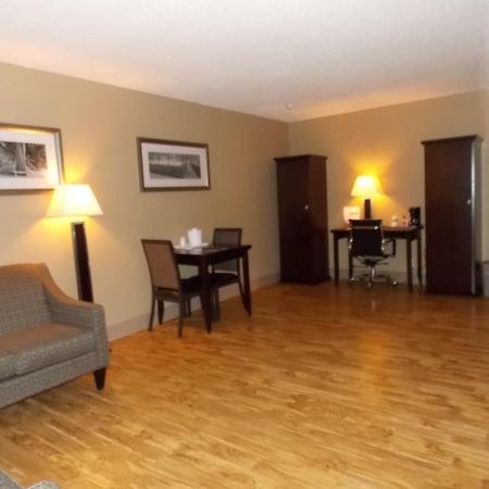 Stonebridge Hotel Fort Mcmurray Δωμάτιο φωτογραφία