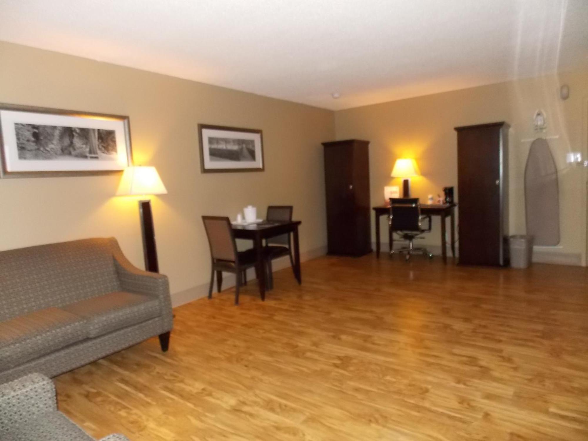 Stonebridge Hotel Fort Mcmurray Δωμάτιο φωτογραφία