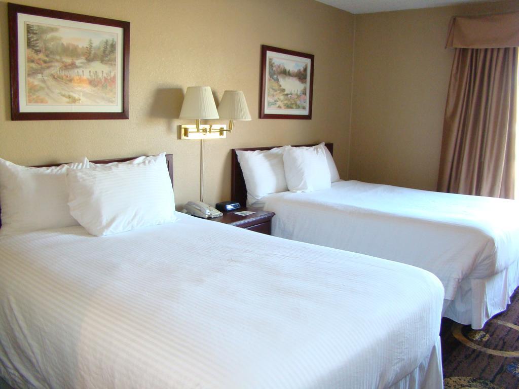 Stonebridge Hotel Fort Mcmurray Δωμάτιο φωτογραφία